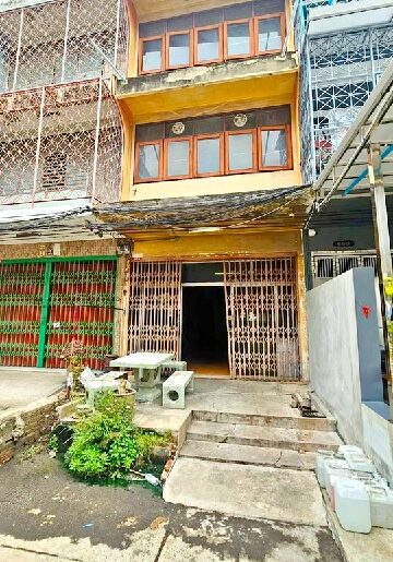 BigC ลาดพร้าว 3.5 กม.อิมพีเรียล เวิลด์ MRT ลาดพร้าว 71 1.1 กม