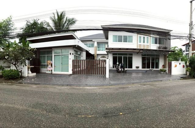ขายบ้านหรู 17 ล้าน 159 ตรว. สไตล์โฮมออฟฟิศ 3 หลัง ใกล้เมืองเชียงใ