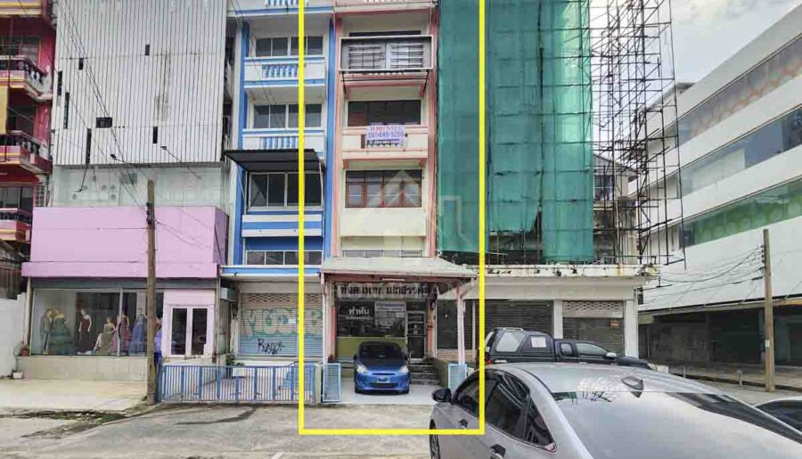 อาคารพาณิชย์ 4.5 ชั้น อ่อนนุช 60 ติดถนนใหญ่ ใกล้รถไฟฟ้า มีที่จอดร
