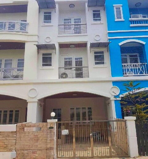 เซ็นทรัล ให้เช่าคฤหาสน์แนวตั้งหรู 3 ชั้น MRT ปากเ แจ้งวัฒนะ 900ม.