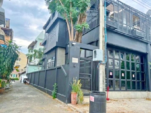 เหม่งจ๋าย ให้เช่า สตูดิโอ พร้อมโชว์รูม 6นอน MRT รามคำแหง ศรีวรา 4