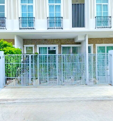 บ้านทาวน์โฮมหรู 2ชั้น วิลลาจจิโอ1-2-3 บางนา mrtแบริ่ง 3.2 กม. 22ต
