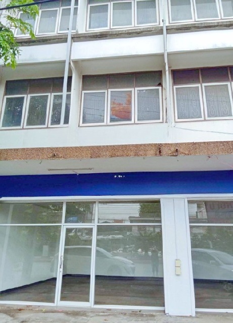 ริมถนนสุขุมวิท เซ็นทรัล ระยอง 3 กม. ขาย-ให้เช่าอาคารพาณิชย์ 2 คูห