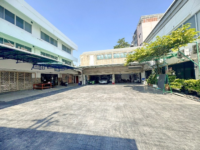 MRT ลาดพร้าว.เซ็นทรัล ลาดพร้าว 4.2กม. ให้เช่าอาคาร 3 ชั้น 755ตร.ม