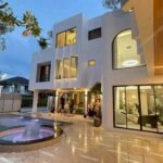 พูลวิลล่าหรูให้เช่า 250,000 บาท/ขาย 23.9 ล้าน 109 ตรว. 8 นอน 10 น