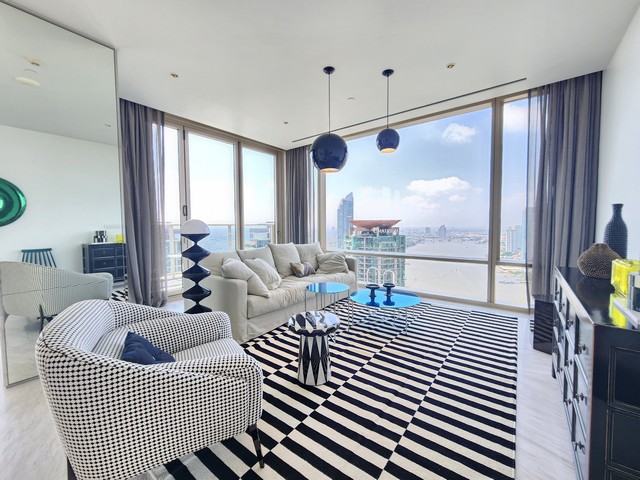 Four Seasons Private Residences – BTS Saphan Taksin