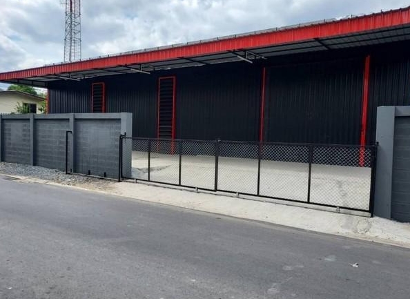 ให้เช่าโกดัง เนื้อที่ 150 ตรว ซอยลาดพร้าว101