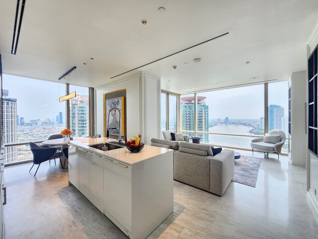 Four Seasons Private Residences – BTS Saphan Taksin