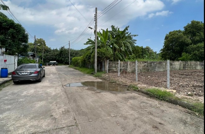 ขายที่ดิน 60 ตรว หมู่บ้านแฮปปี้เพลสพาร์ค ถนนเจ้าคุณทหาร ลาดกระบ