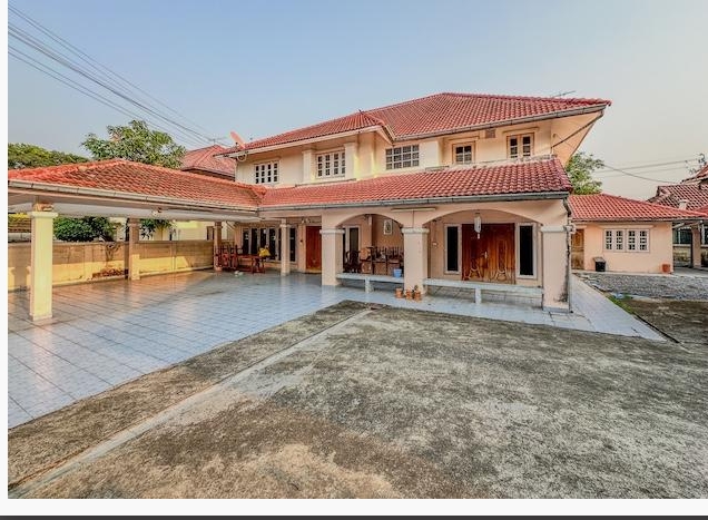 ให้เช่าและขาย บ้านเดี่ยวพร้อมโกดัง รามอินทรา 60 ใกล้แฟชั่นไอส์แล