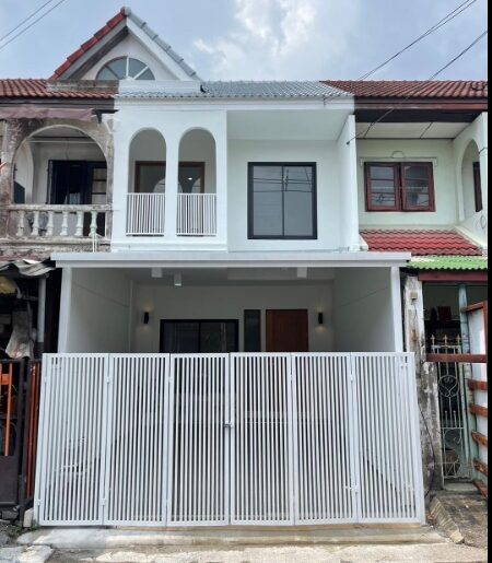 ขายทาวน์โฮม 2 ชั้น ซอยนวมินทร์ 111 บึ่งกุ่ม 2 นอน 2 น้ำ