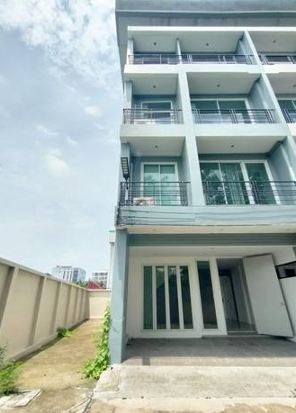 ให้เช่าโฮมออฟฟิต4ชั้น 300ตร.ม.ย่านรามอินทราใกล้แฟชั่นไอแลนส์