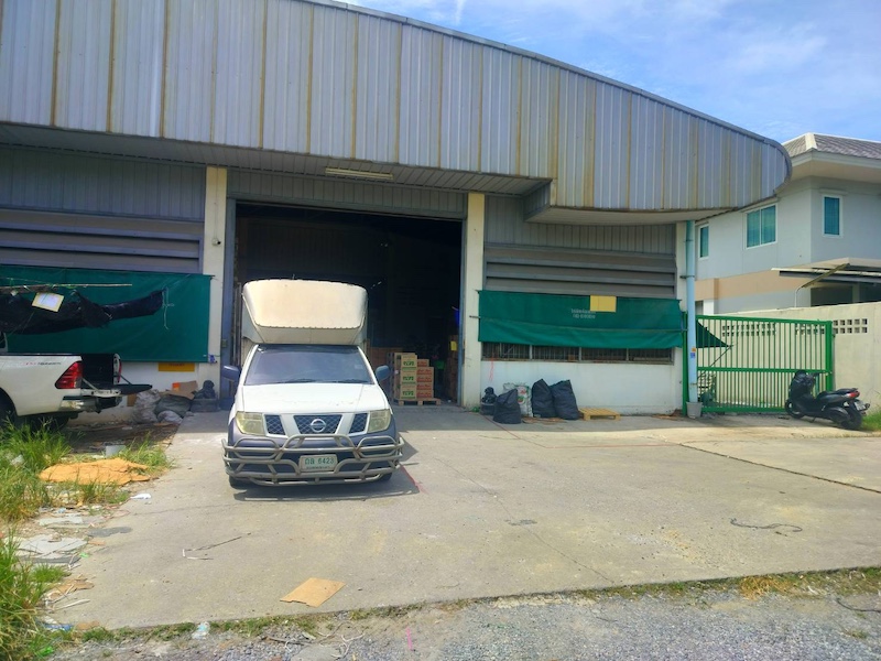 BST864 ให้เช่าโกดังพื้นที่ 1,217 ตร.ม. ติดถนนพุทธมณฑลสาย 4