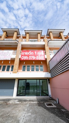 ขายด่วน อาคารพาณิชย์ 3.75 ชั้น ขนาด 36 ตารางวา