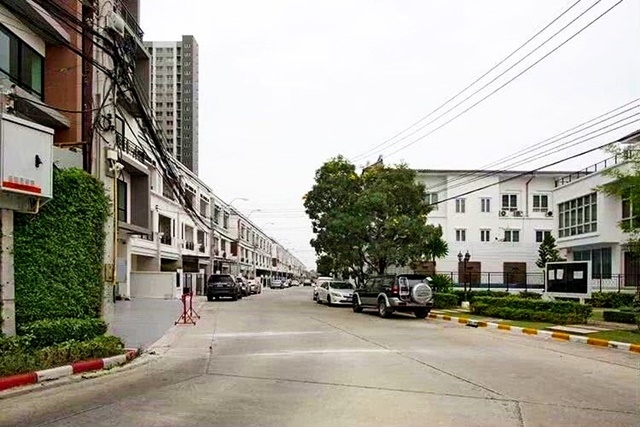 วงศ์สว่าง รัชดา พระราม 5 MRTแยกติวานนท์ ให้เช่าทาวน์โฮม 3 ชั้น