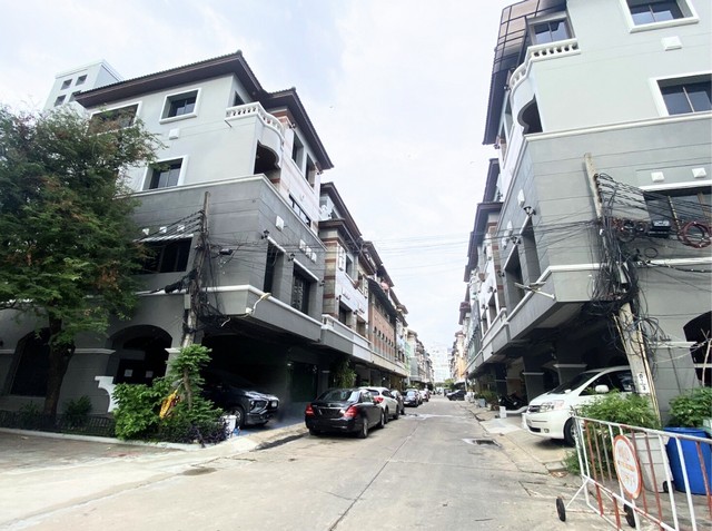 เช่าตึก 4 ชั้น โครงการชีวินเพลส ถ.สิรินธร ซ.7 ใกล้รถไฟฟ้า