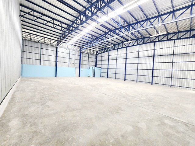 เดินถึง ARL ลาดกระบัง 648 สารสาสน์วิเทศร่มเกล้า โกดังใหม่ 500ตรม