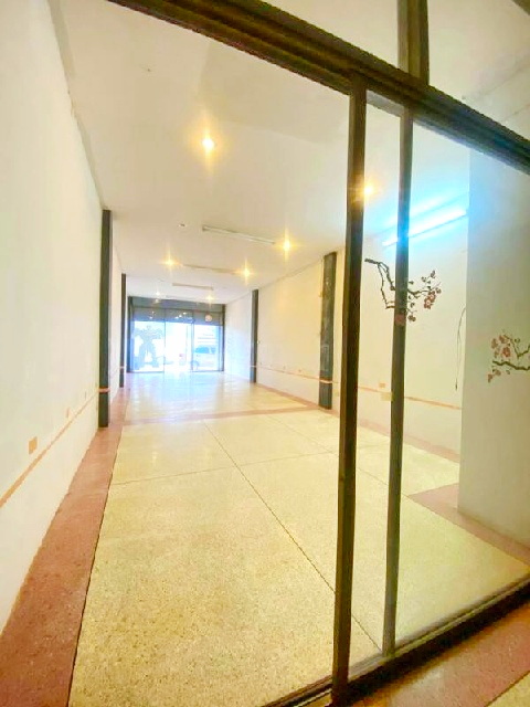 อุบลราชธานี วารินชำราบ ให้เช่าอาคารพาณิชย์ 3 ชั้น 1 คูหา ทำเลทอง