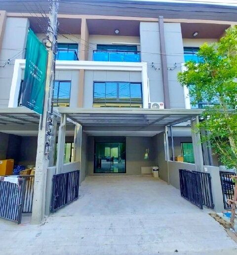 ให้เช่าทาวน์โฮม 3 ชั้น 4-BTSสายหยุด BTSสะพานใหม่ 2.3กม. ใหญ่มาก