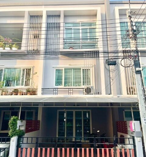 พร้อมเฟอร์ 4แอร์ MRTสนามบินน้ำ 1.1กม. แคราย ให้เช่าทาวน์โฮม 3ชั้น