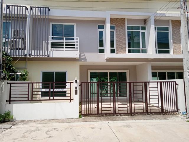 Townhome for Sale Width : 8 meters