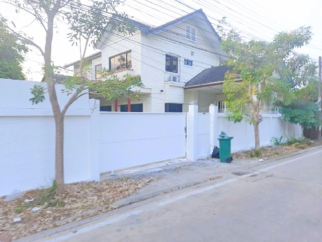 ตลาดกิ่งแก้ว 1.2กม. คฤหาสน์ 2 ชั้น 150 ตร.วา. เมกะ บางนา 2.6 กม.