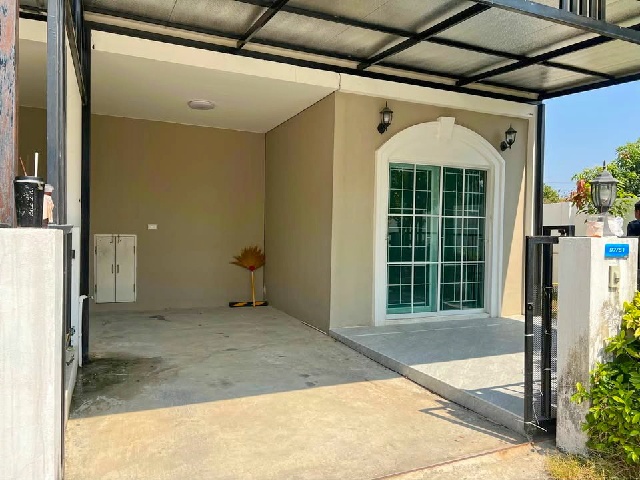 หลังมุม ย่านอ่อนน APL ลาดกระบัง 8.6 กม.ปล่อยเช่าทาวน์เฮาส์ 2 ชั้น