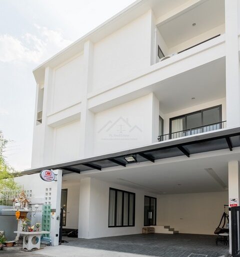 ให้เช่าโฮมออฟฟิศ 3 ชั้น 240ตรม สุขุมวิท 36 Minimall Style เรียบหร