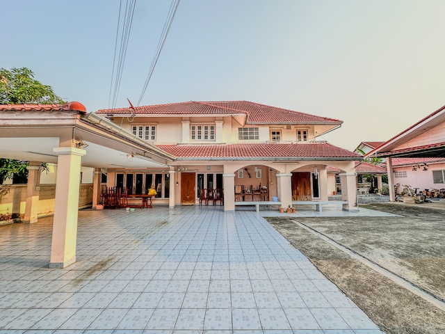 BH3563 ให้เช่าหรือขาย บ้านเดี่ยวพร้อมโกดัง รามอินทรา 60