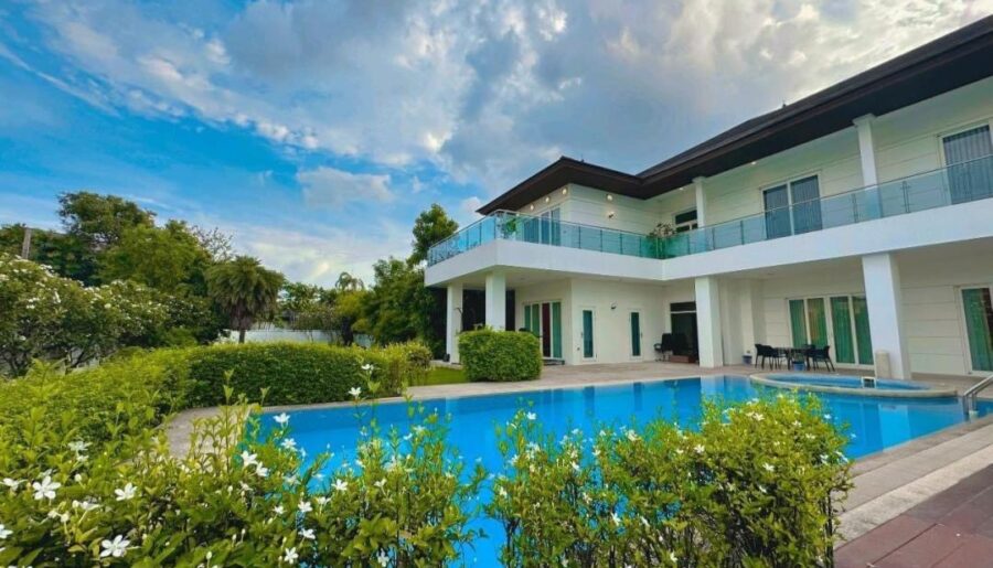 ให้เช่าบ้านเดี่ยว สนามกลอฟ์วินด์มิลล์ บางนาตราด ใกล้ Mega Bangna