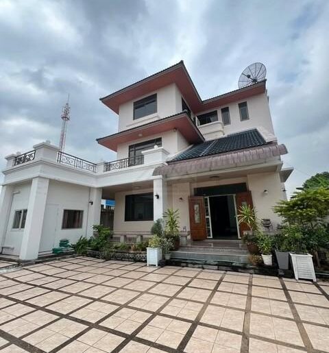 ให้เช่าบ้านเดี่ยว 3 ชั้น ซอยลาดพร้าว 93 ใกล้รถไฟฟ้า สถานีมหาดไทย