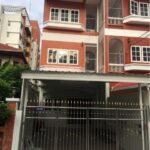 ให้เช่าทาวน์โฮม 3 ชั้น 4 ห้องนอน ลาดพร้าวซอย 29 ใกล้ MRT ลาดพร้าว