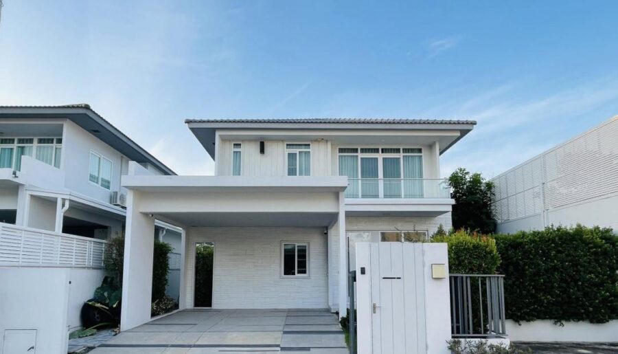 ขายหรือให้เช่าบ้านเดี่ยว2ชั้น มัณฑนาบางนา วงแหวน ใกล้มหาลัยรามคำแ