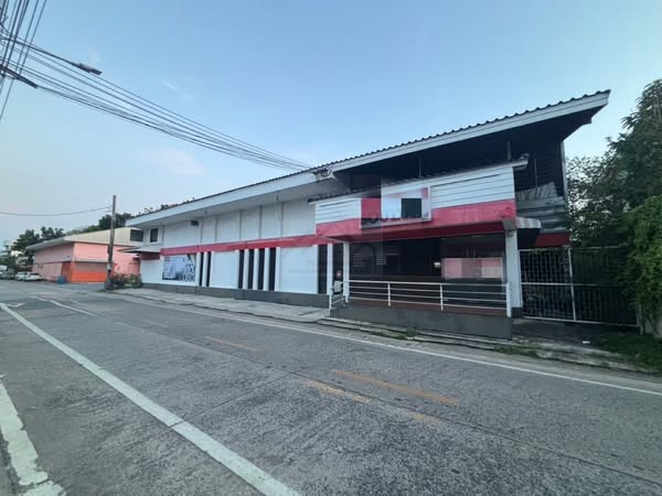 ให้เช่าโกดัง ออฟฟิส 700 ตรม. เฉลิมพระเกียรติซอย43 ใกล้สวนหลวง ร9