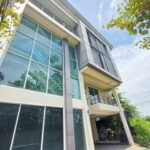 P644 ให้เช่า โฮมออฟฟิศ 4 ชั้น ห้องมุม ถนนรามอินทรา ใกล้แฟชั่นไอแล