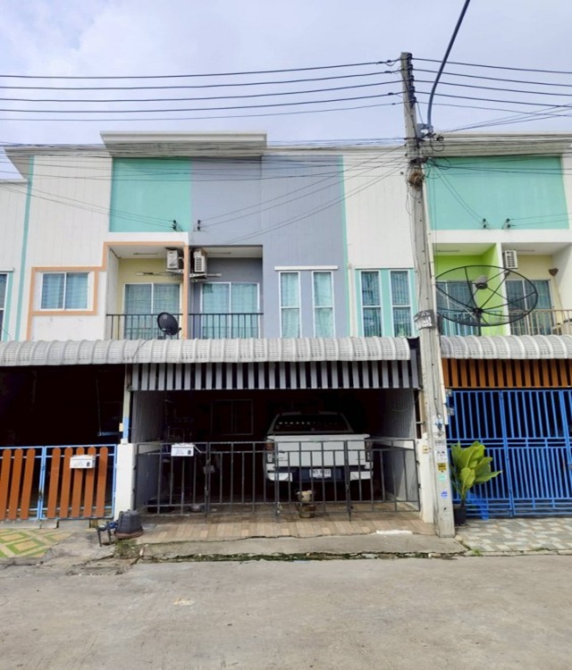 ขายด่วน ทาวน์เฮ้าส์ 2 ชั้น เนื้อที่ 18 ตร.ว.เดอะ วิลเลจ สหพัฒน์