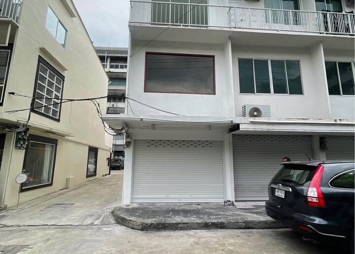 ให้เช่าทาวน์โฮม3ชั้นย่านสาธุประดิษฐ์ ถนนจันทร์ ทุ่งวัดดอน เขตสาธร