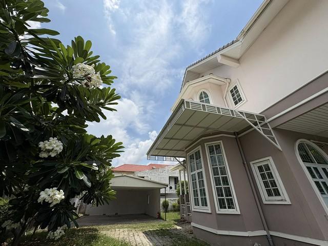 ขายบ้านเดี่ยว 2 ชั้น 149 ตรว. หมู่บ้านเมืองทอง 4 หลังมุม สุขุมวิท