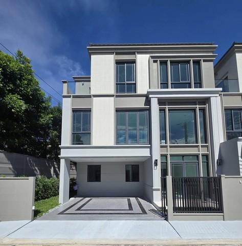 ให้เช่าบ้านใหม่ 3 ชั้นหลังมุม 214 ตรม. บ้านกลางเมืองคลาสเซ่ อ่อนน