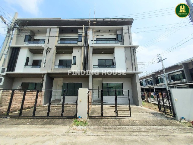 ขายทาวน์โฮม ดิ แอมเบียนซ์ พหลโยธิน – สายไหม 53 หลังมุม