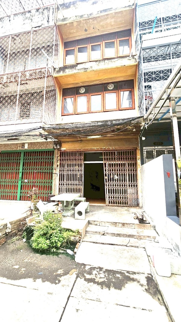 โอกาสทองของนักลงทุน เช่าตึก 3 ชั้น + ดาดฟ้า ทำเลทอง