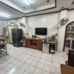 ตึกแถว 3 ชั้นครึ่ง ย่านสีลม ถนนคอนแวนต์ ซ.พิพัฒน์ 2 เนื้อที่ 11 ต