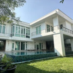บ้านเดี่ยวหรู2ชั้นสุขุมวิทพร้อมสระว่ายน้ำ