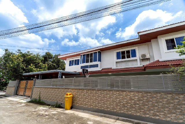 ตลาดบัวทอง MRT คลองบางไผ่ ให้เช่าคฤหาสน์หรู 2 ชั้น 112 ตร.วา.550