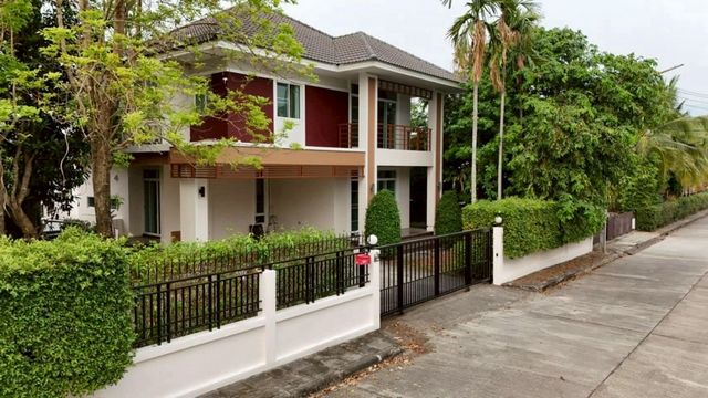 ขาย 6.9 ล้าน The Flow สันผีเสื้อ บ้านเดี่ยวสุดหรู หลังใหญ่ ฟังก์ช