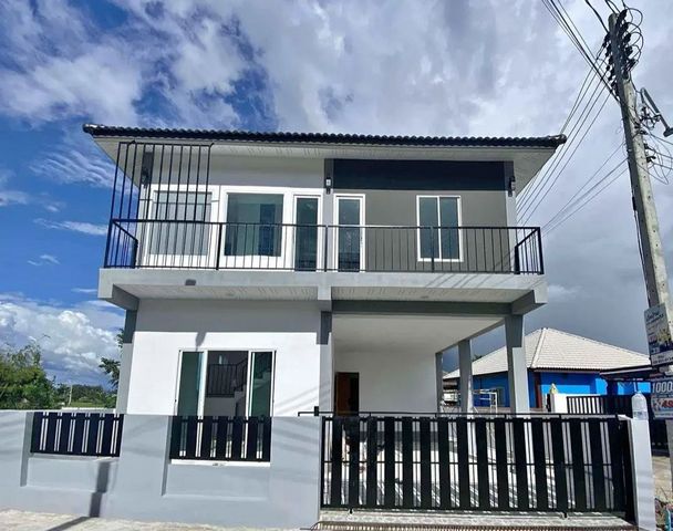 คุ้มสุดคุ้ม โซนสันผีเสื้อ 3.15 ล้าน บ้านสร้างใหม่ 2 ชั้น สไตล์โมเ