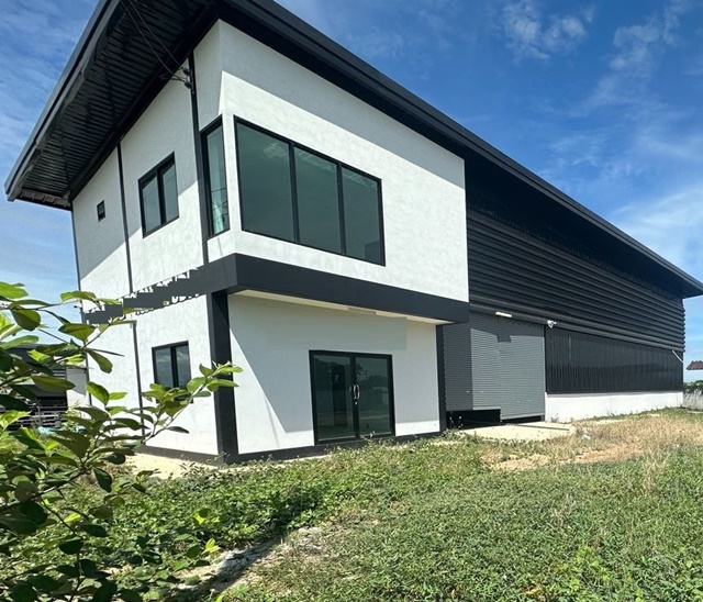 ลาดหลุมแก้ว ปทุมธาน ให้เช่าโกดัง 1 ไร่ สภาพใหม่ ถ.ปทุมธานี-บางเล