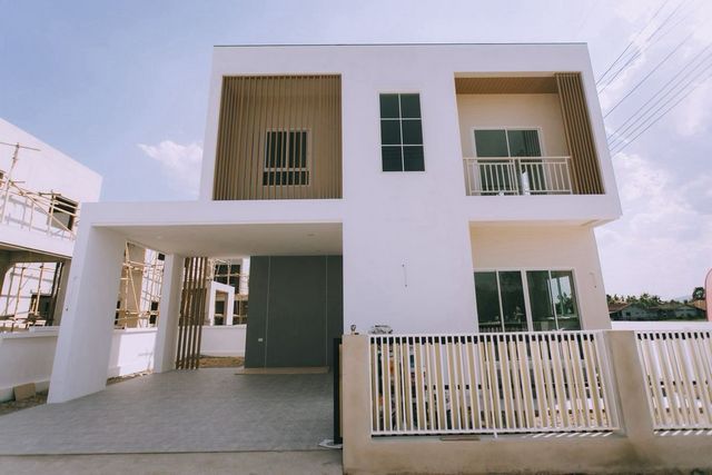 ราคาเริ่มต้น Pre-Sale 2.xx ล้าน สไตล์ #Modern #Minimalist สันทราย