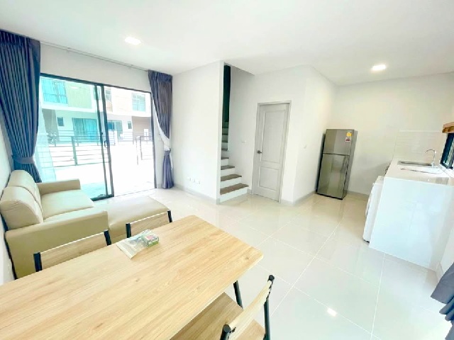 เมเจอร์ รังสิต 1.7 กม. MRT รังสิต 1.9กม.ให้เช่าทาวน์เฮาส์ 2 ชั้น