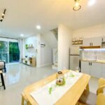 รัชดาภิเษก BTSรัชโยธิน 890ม. MRTลาดพร้าว 2.2 กม. ทาวน์โฮม 2 ชั้น